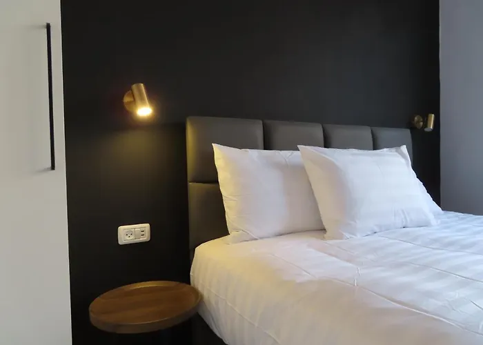 White Moon Inn