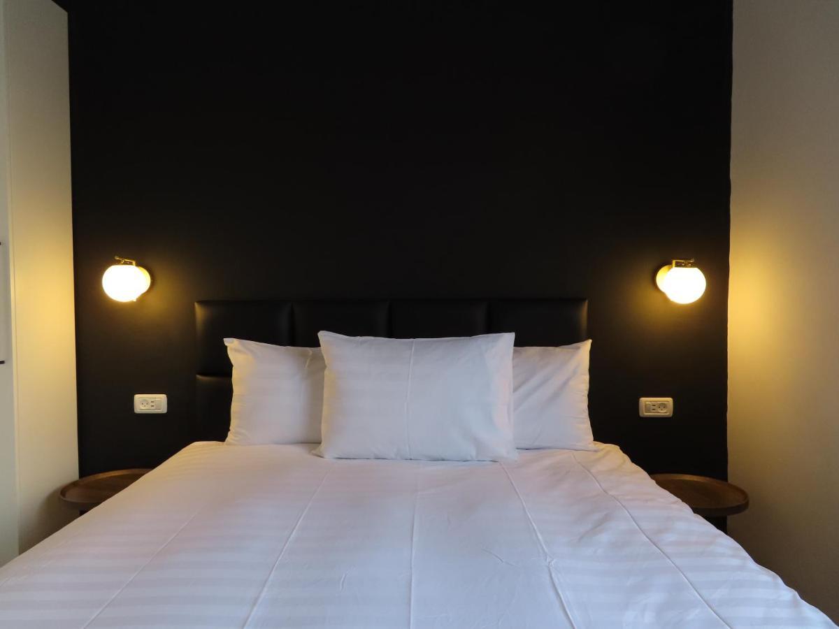 Inn White Moon